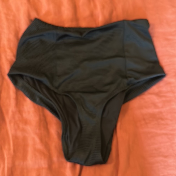 COPY - American Apparel Bikini - Picture 4 of 7